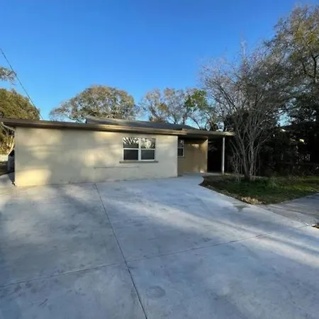 Cheerful Home Minutes From The Airport And Raymond James Stadium!